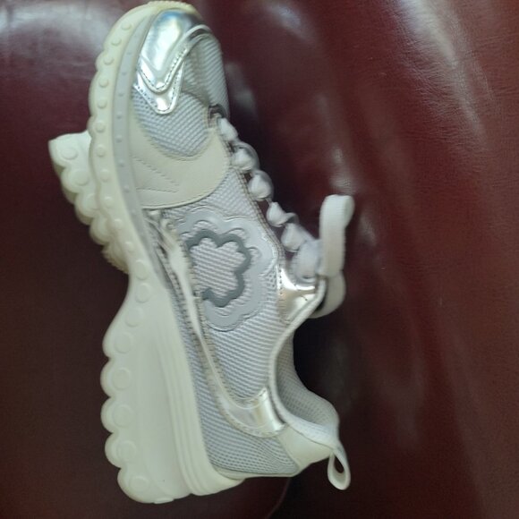 Maje Clover-Embroidered Chunky Sole Low-Top Trainers in Gray - Picture 6 of 7